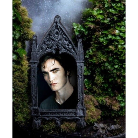 Edward Cullen Magnet - Twilight Heartthrob Vampire Romance Robert Pattinson - Picture 2 of 3